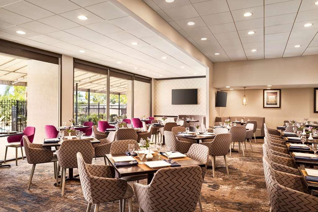 Doubletree By Hilton New Orleans Airport Hotel Kenner Restoran gambar